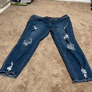 Rampage distressed jeans in size 13.